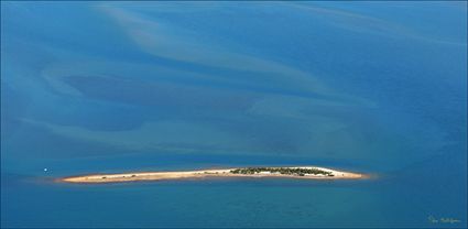 Little Duck Island - Great Sandy Strait - Hervey Bay - Fraser Island - QLD (PBH4 00 17816)